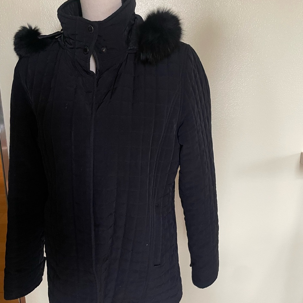 Calvin Klein Black Quilted Puffer Coat size large .Detacheable Hood with fur